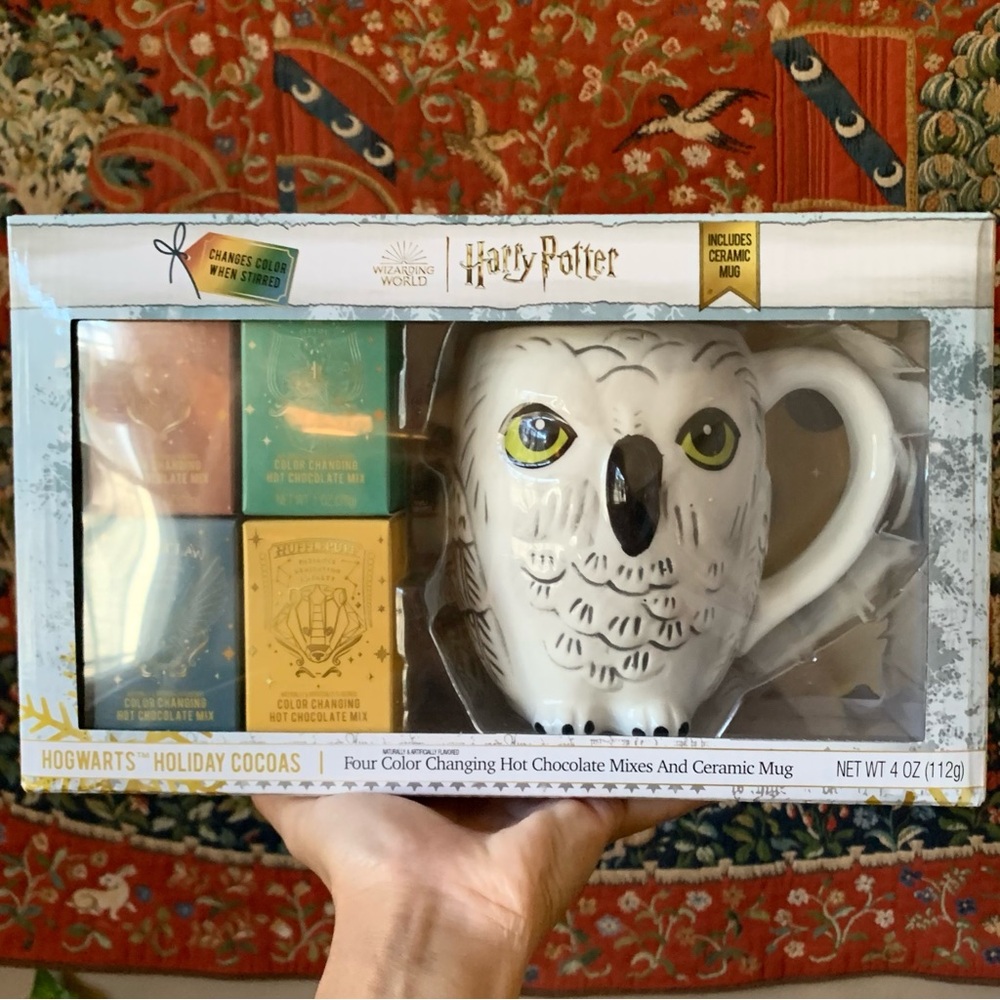 Hedwig Mug with Hogwarts House Hot Chocolate Mixes